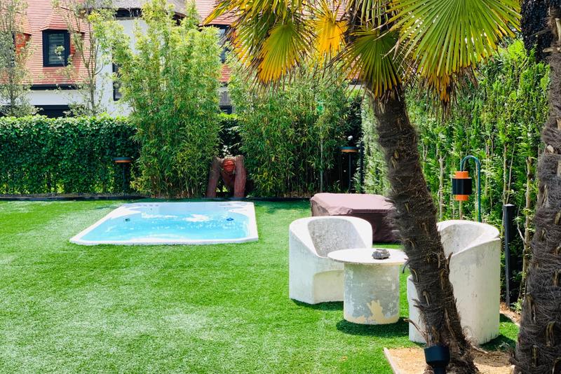 Villa de diseño y arte con piscina en Knokke, vista general
