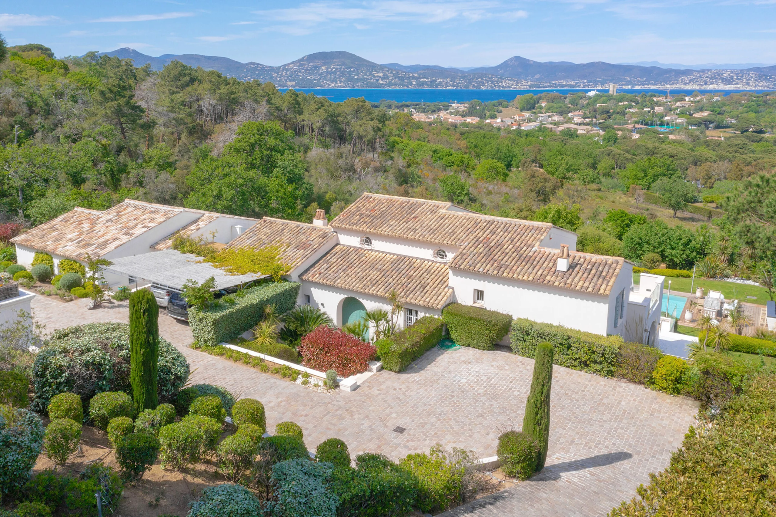 Villa Juno Ramatuelle Saint Tropez, JAMES the BnB Butler Saint Tropez, full service luxury holiday rentals villa rental & yacht charter, Villa Rental Saint Tropez, Charles Ulysse Villa, Juno Saint Tropez, Ask Conciergerie, Agathe the Keys Sainte Maxime, Baindoux Saint Tropez